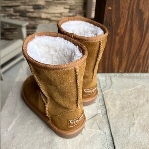 Great warm boots with lots of life left.